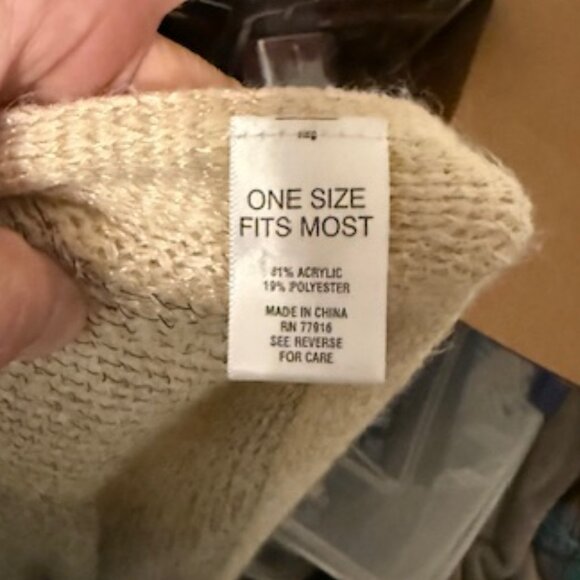 BEAUTIFUL Sleeveless Cardigan Size One Size Fits Most - Picture 3 of 3